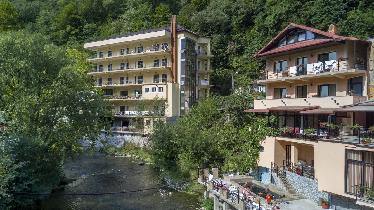 Hotel Holiday Maria Băile Herculane Exterior foto