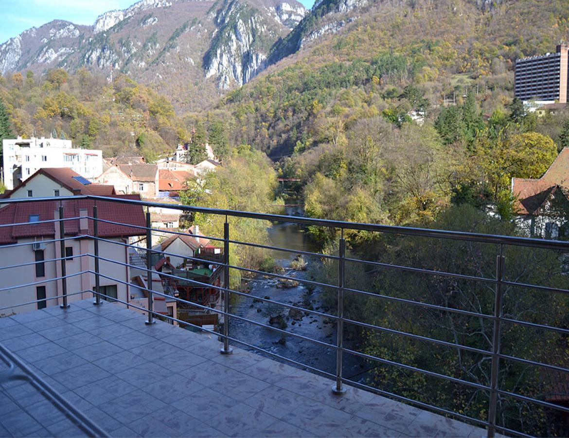 Hotel Holiday Maria Băile Herculane Exterior foto